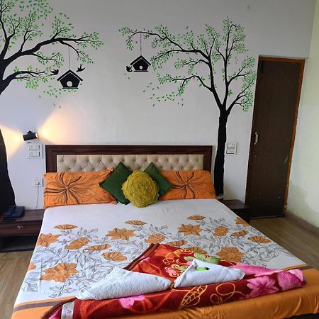 Joshi Holiday Home Stay Лансдаун Экстерьер фото