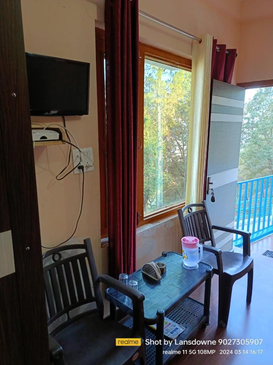 Joshi Holiday Home Stay Лансдаун Экстерьер фото