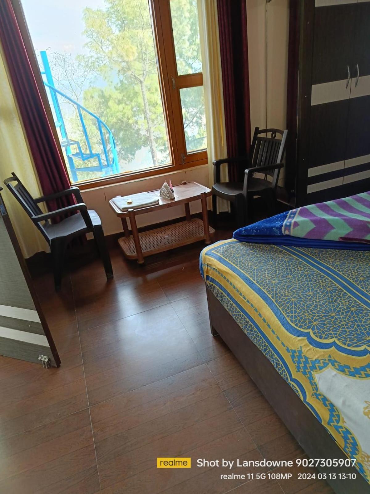 Joshi Holiday Home Stay Лансдаун Экстерьер фото