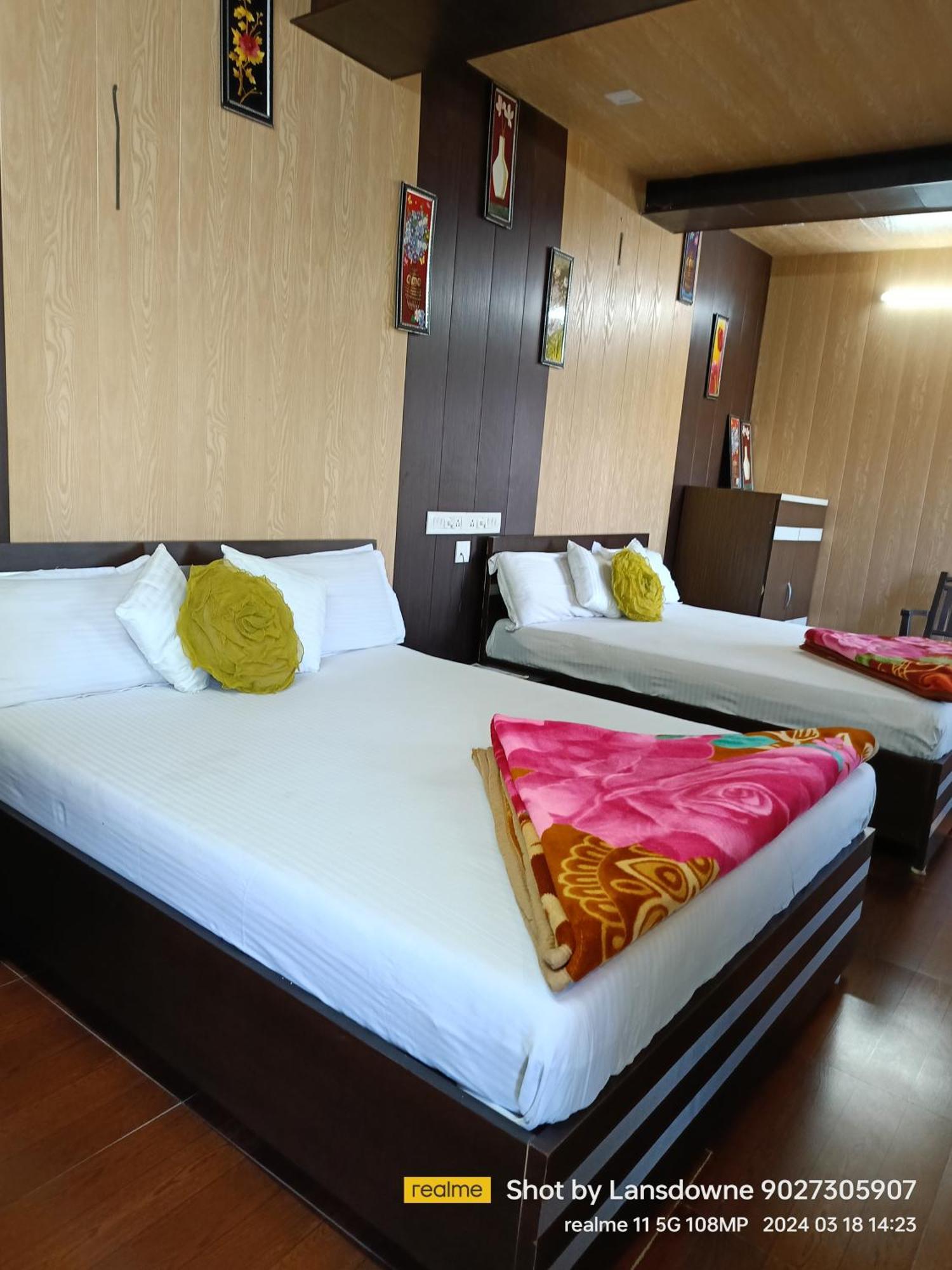 Joshi Holiday Home Stay Лансдаун Экстерьер фото