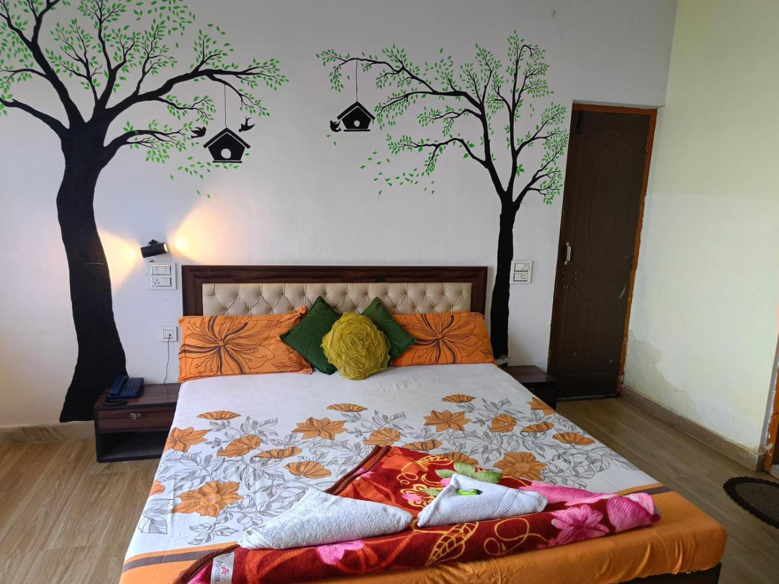 Joshi Holiday Home Stay Лансдаун Экстерьер фото